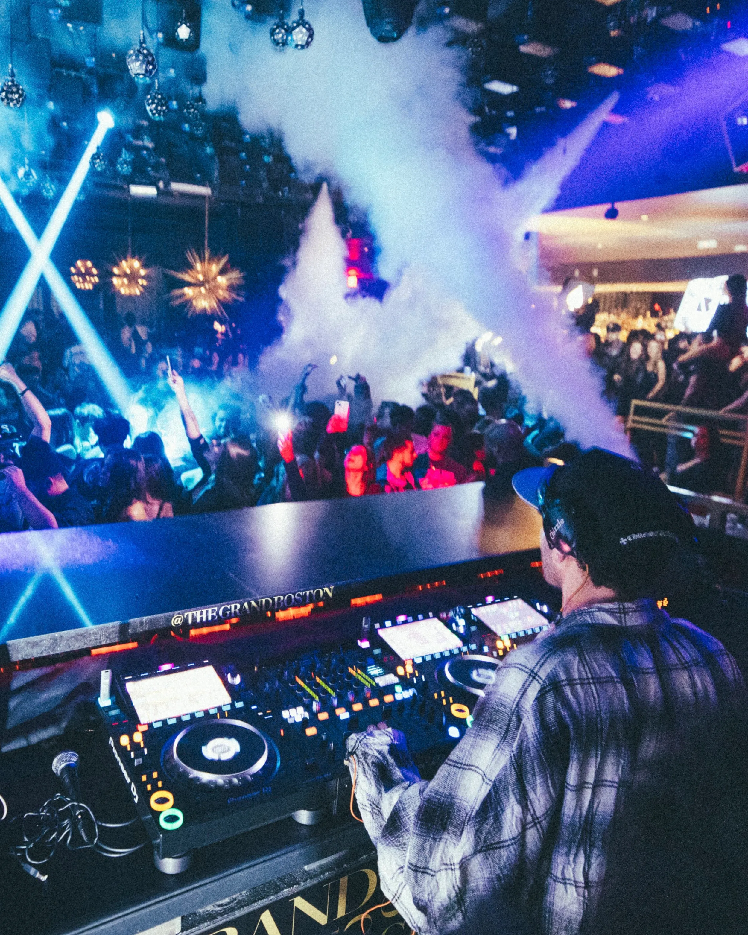 DJ Chizzle DJing — Miami DJ, photo 2