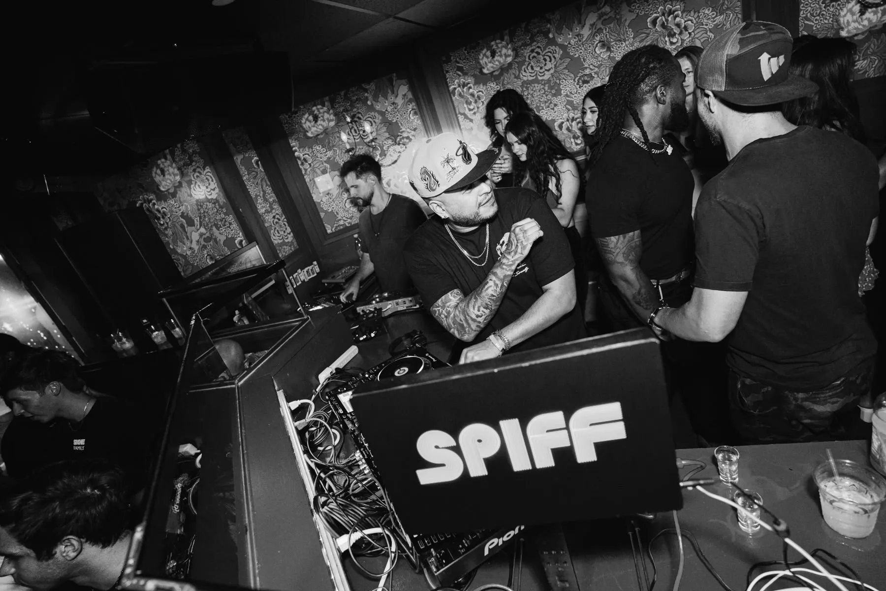DJ Spiff DJing — Miami DJ, photo 4