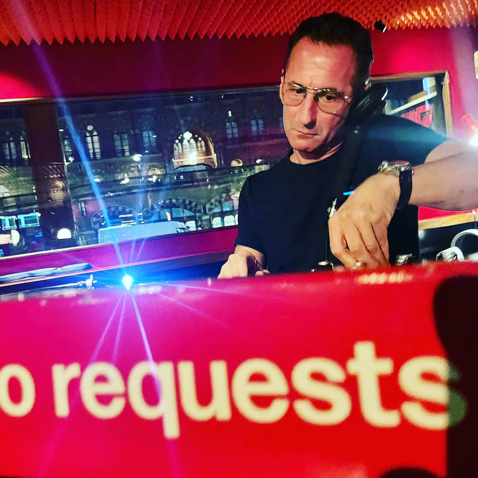 DJ Maurice Bernstein DJing — New York DJ, photo 2