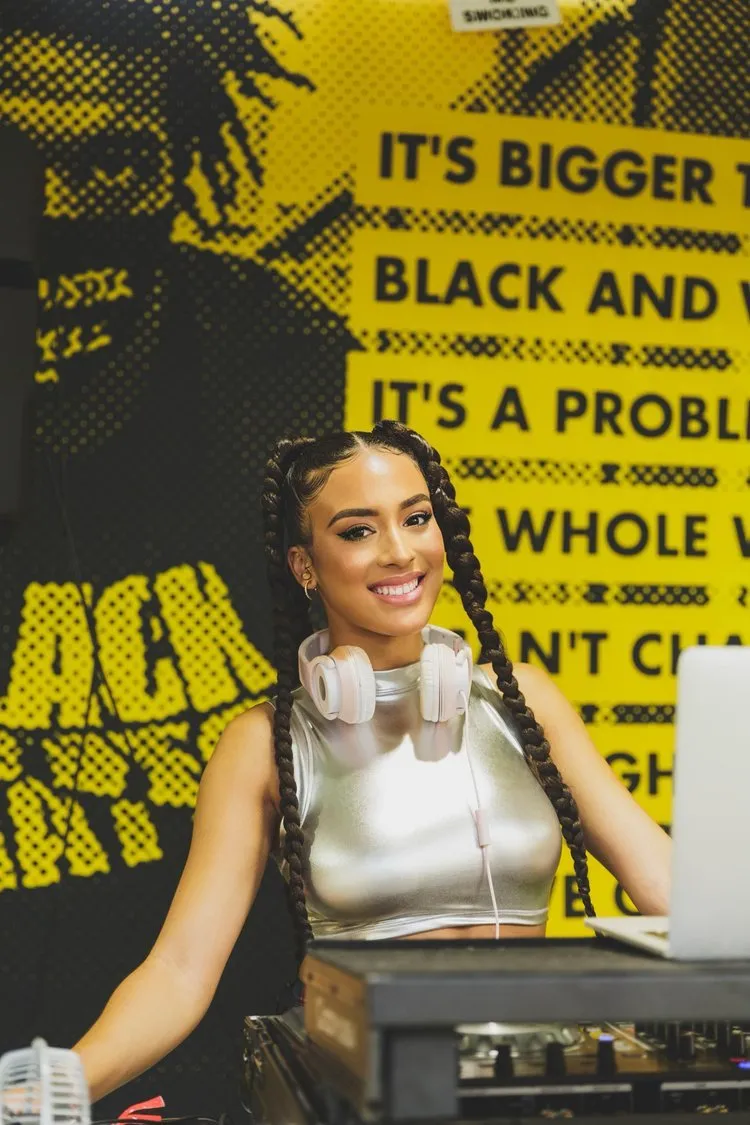 DJ Sachi DJing — Miami DJ, photo 3